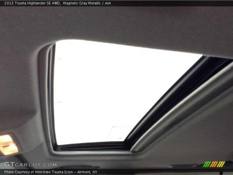 Magnetic Gray Metallic / Ash 2013 Toyota Highlander SE 4WD