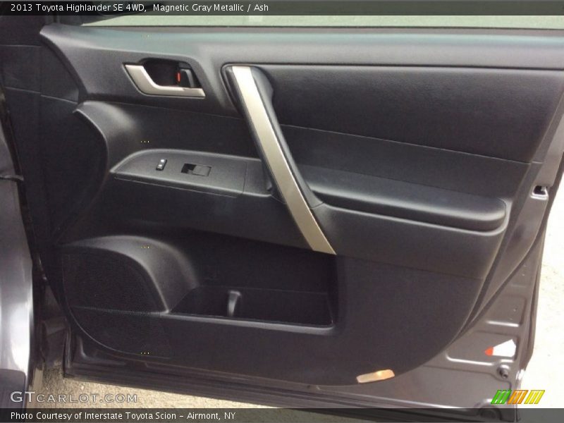 Magnetic Gray Metallic / Ash 2013 Toyota Highlander SE 4WD