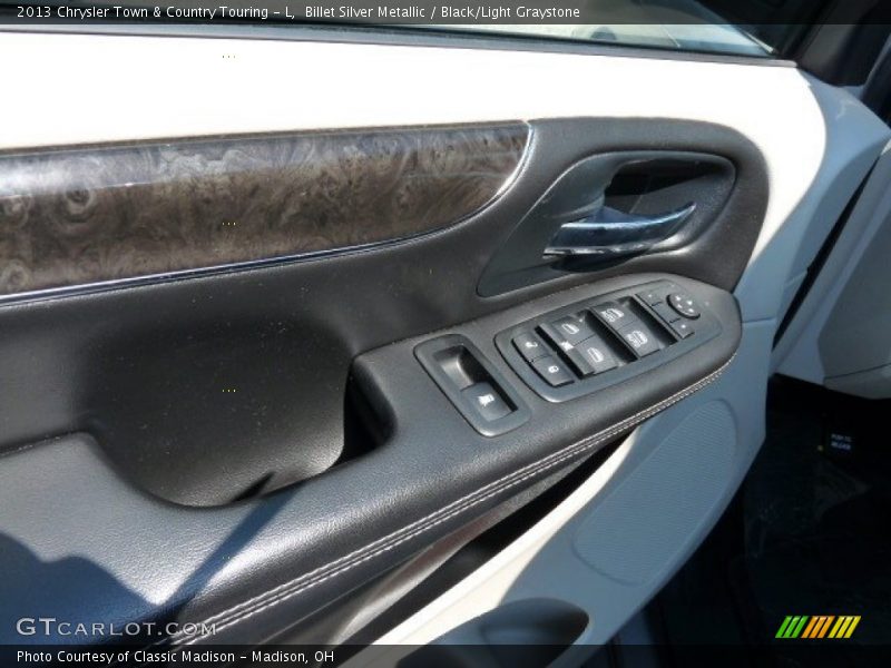 Billet Silver Metallic / Black/Light Graystone 2013 Chrysler Town & Country Touring - L