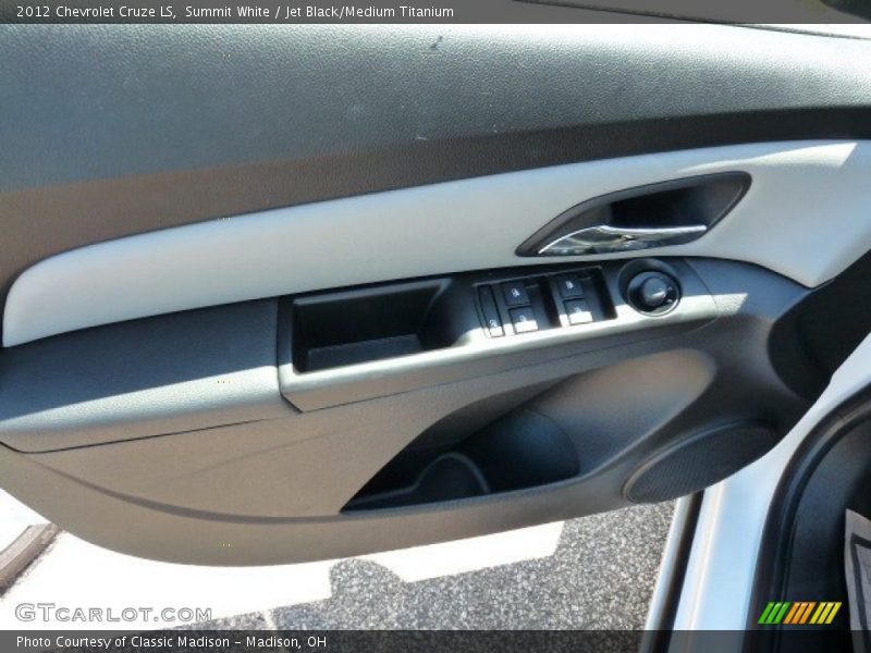 Summit White / Jet Black/Medium Titanium 2012 Chevrolet Cruze LS