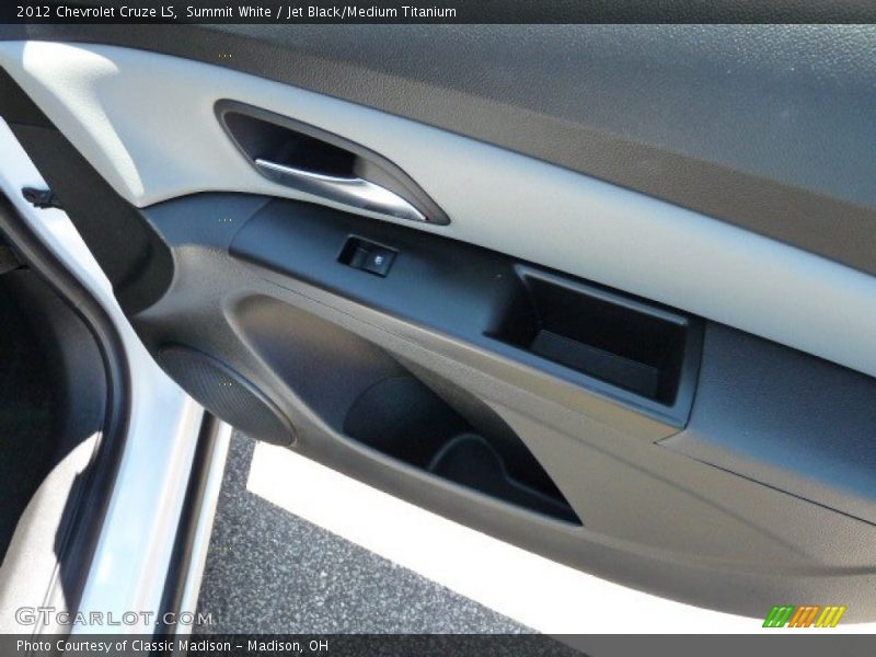 Summit White / Jet Black/Medium Titanium 2012 Chevrolet Cruze LS