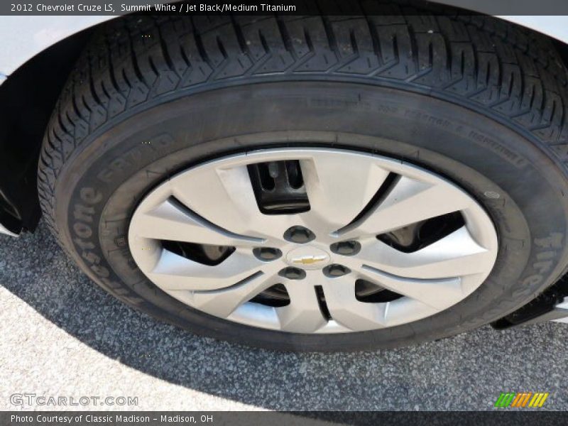Summit White / Jet Black/Medium Titanium 2012 Chevrolet Cruze LS
