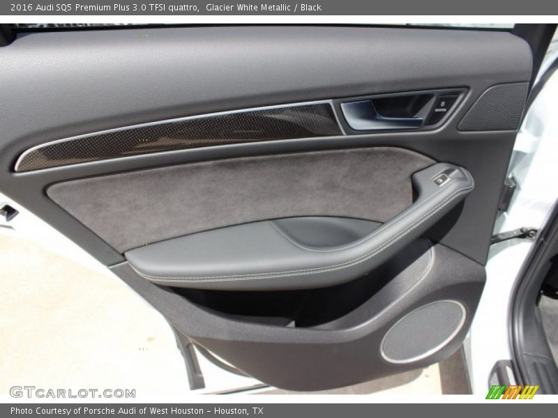 Door Panel of 2016 SQ5 Premium Plus 3.0 TFSI quattro