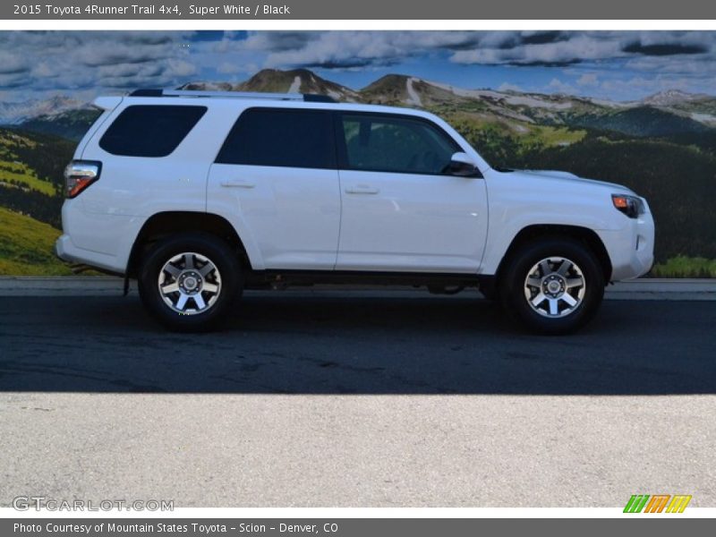 Super White / Black 2015 Toyota 4Runner Trail 4x4