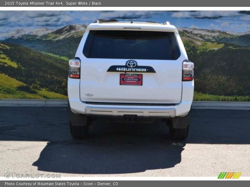 Super White / Black 2015 Toyota 4Runner Trail 4x4
