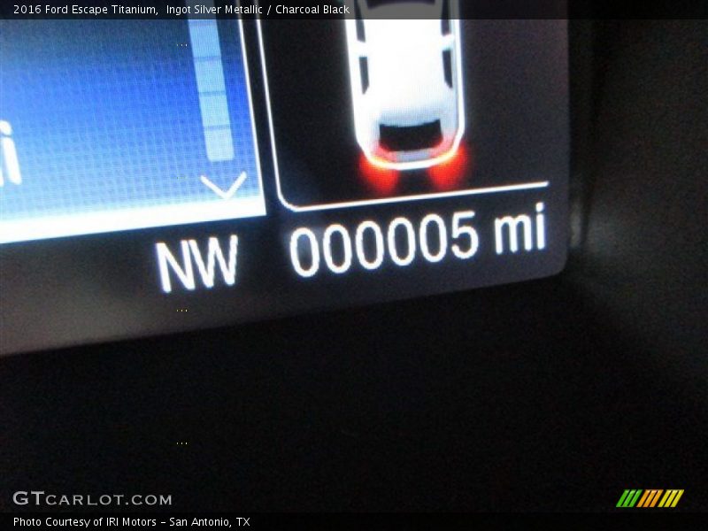 Ingot Silver Metallic / Charcoal Black 2016 Ford Escape Titanium