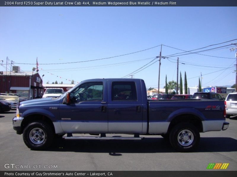 Medium Wedgewood Blue Metallic / Medium Flint 2004 Ford F250 Super Duty Lariat Crew Cab 4x4