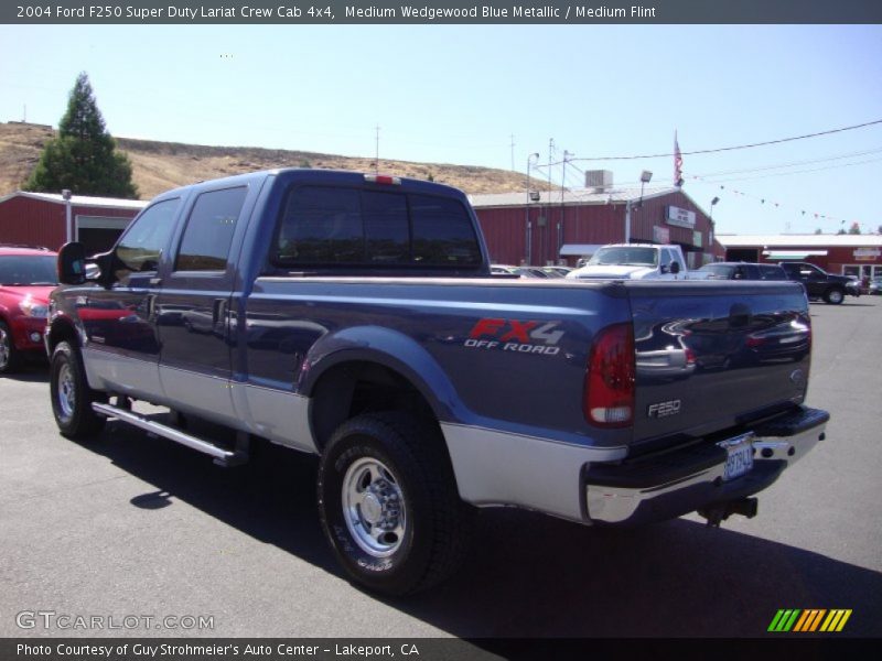 Medium Wedgewood Blue Metallic / Medium Flint 2004 Ford F250 Super Duty Lariat Crew Cab 4x4