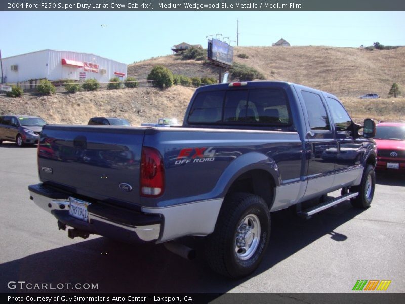 Medium Wedgewood Blue Metallic / Medium Flint 2004 Ford F250 Super Duty Lariat Crew Cab 4x4