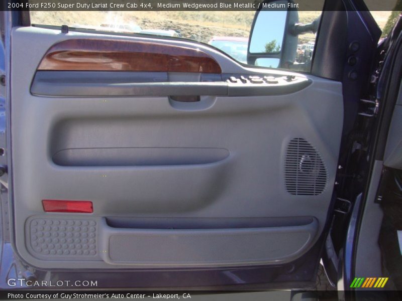 Medium Wedgewood Blue Metallic / Medium Flint 2004 Ford F250 Super Duty Lariat Crew Cab 4x4
