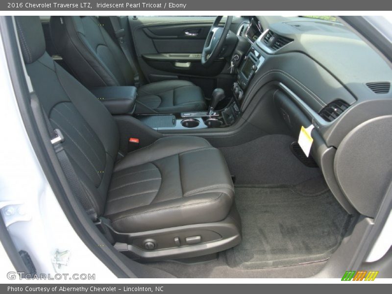 Iridescent Pearl Tricoat / Ebony 2016 Chevrolet Traverse LTZ