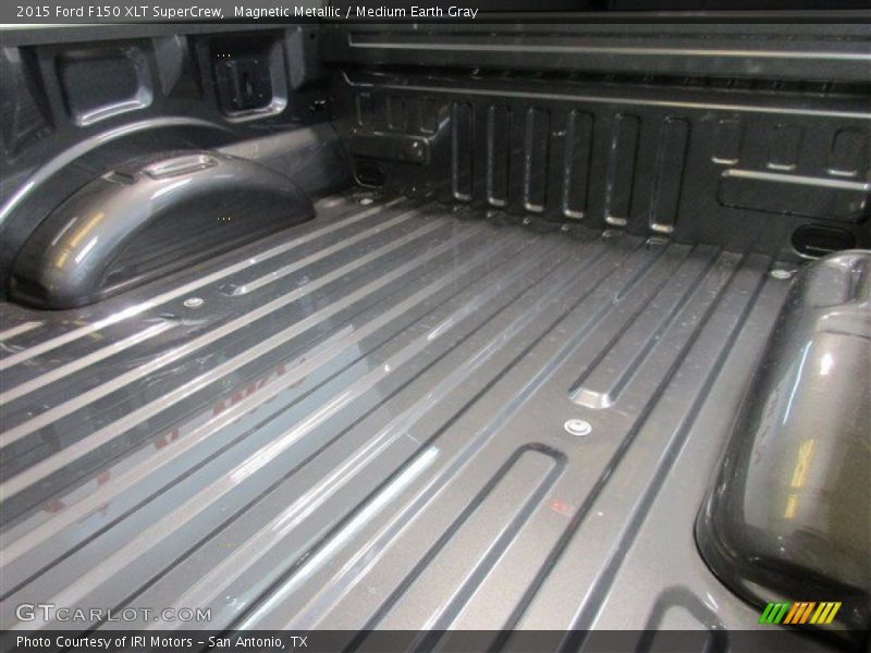 Magnetic Metallic / Medium Earth Gray 2015 Ford F150 XLT SuperCrew