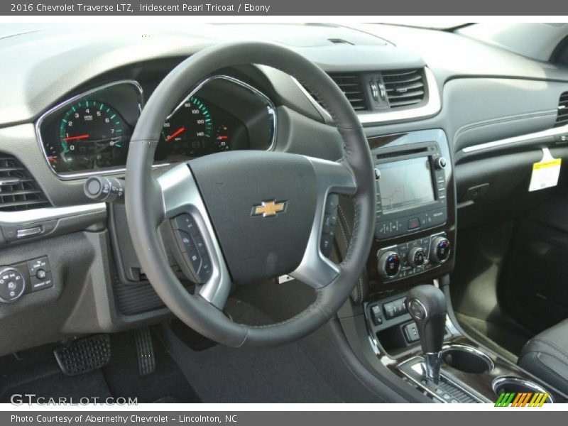 Iridescent Pearl Tricoat / Ebony 2016 Chevrolet Traverse LTZ