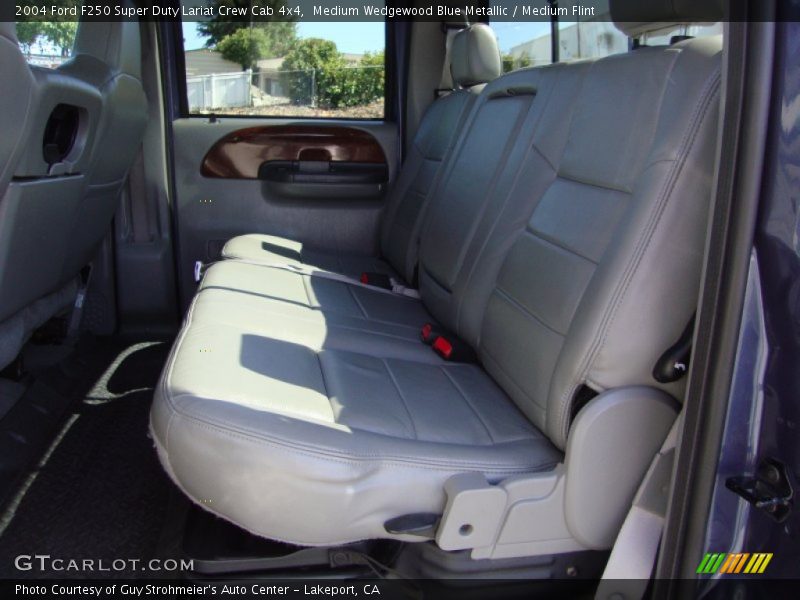Medium Wedgewood Blue Metallic / Medium Flint 2004 Ford F250 Super Duty Lariat Crew Cab 4x4