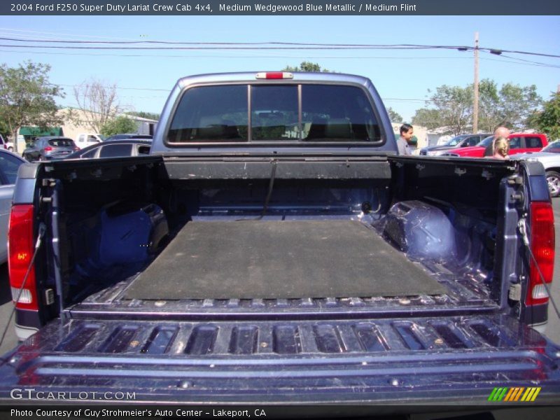 Medium Wedgewood Blue Metallic / Medium Flint 2004 Ford F250 Super Duty Lariat Crew Cab 4x4