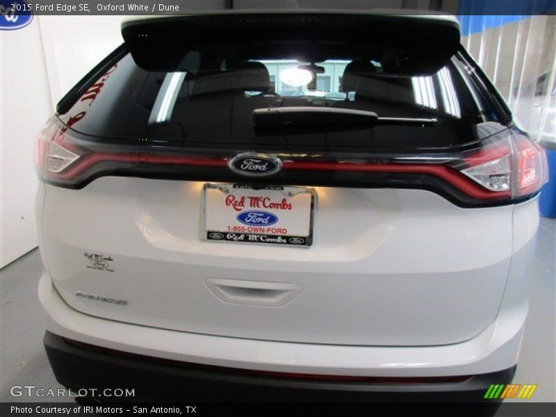 Oxford White / Dune 2015 Ford Edge SE