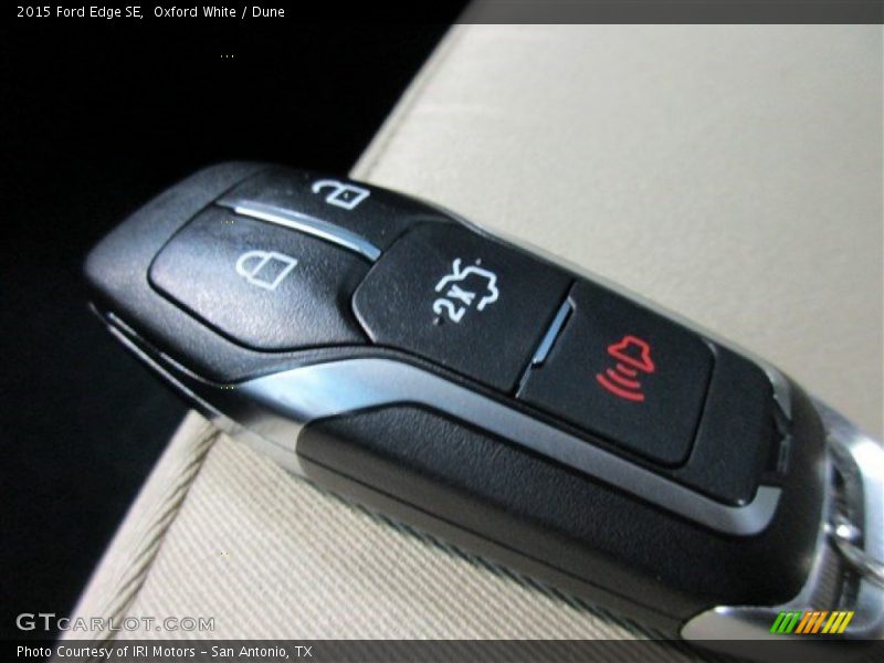 Oxford White / Dune 2015 Ford Edge SE
