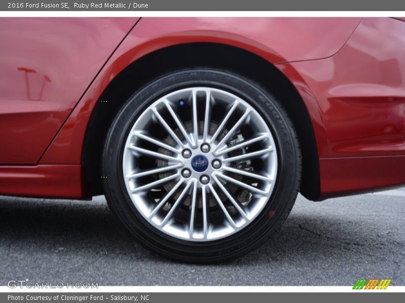 Ruby Red Metallic / Dune 2016 Ford Fusion SE