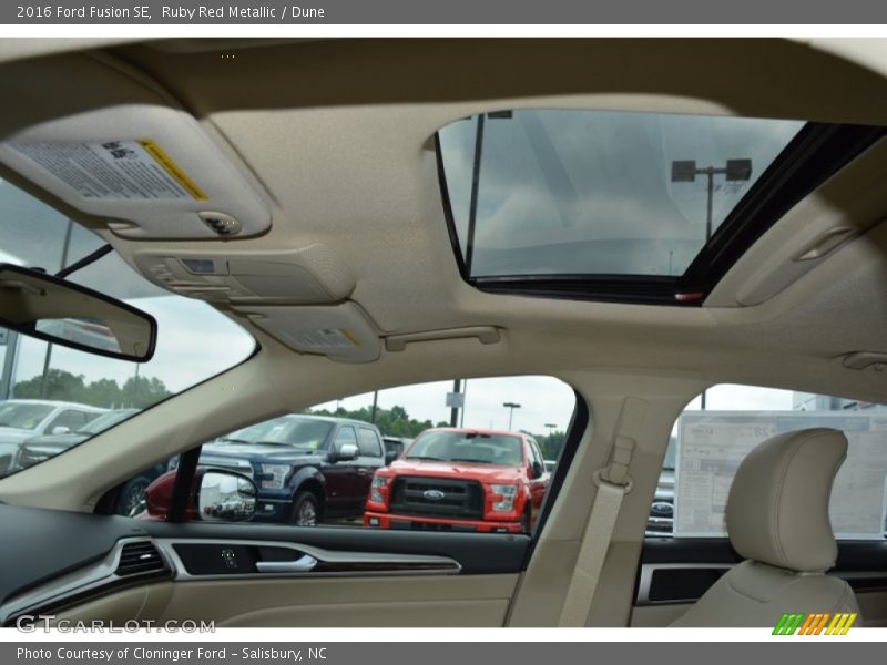 Ruby Red Metallic / Dune 2016 Ford Fusion SE