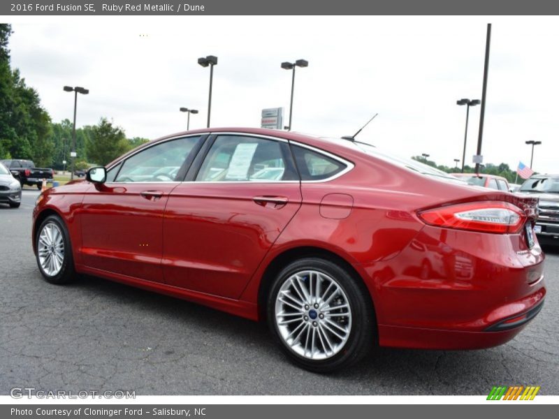Ruby Red Metallic / Dune 2016 Ford Fusion SE