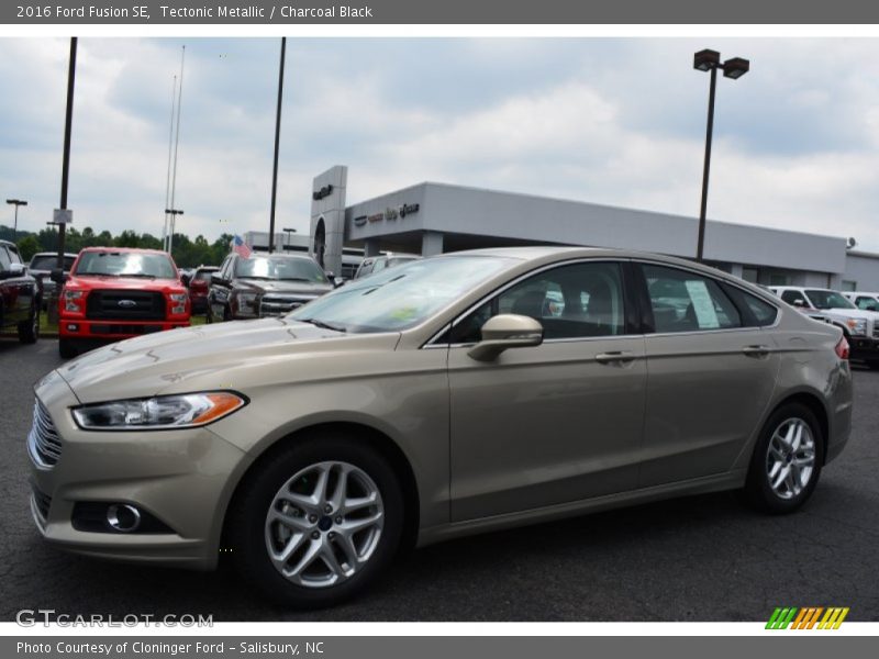 Tectonic Metallic / Charcoal Black 2016 Ford Fusion SE