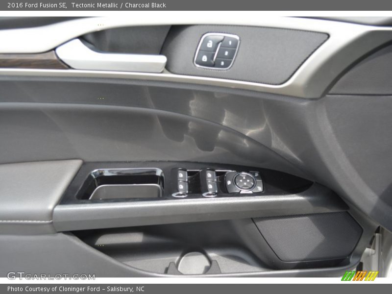 Tectonic Metallic / Charcoal Black 2016 Ford Fusion SE