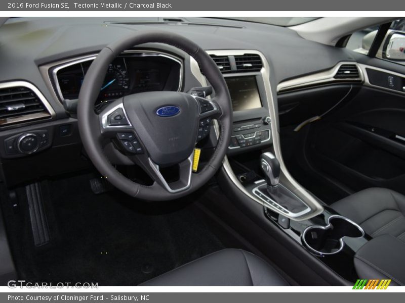 Tectonic Metallic / Charcoal Black 2016 Ford Fusion SE