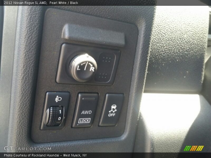 Pearl White / Black 2012 Nissan Rogue SL AWD