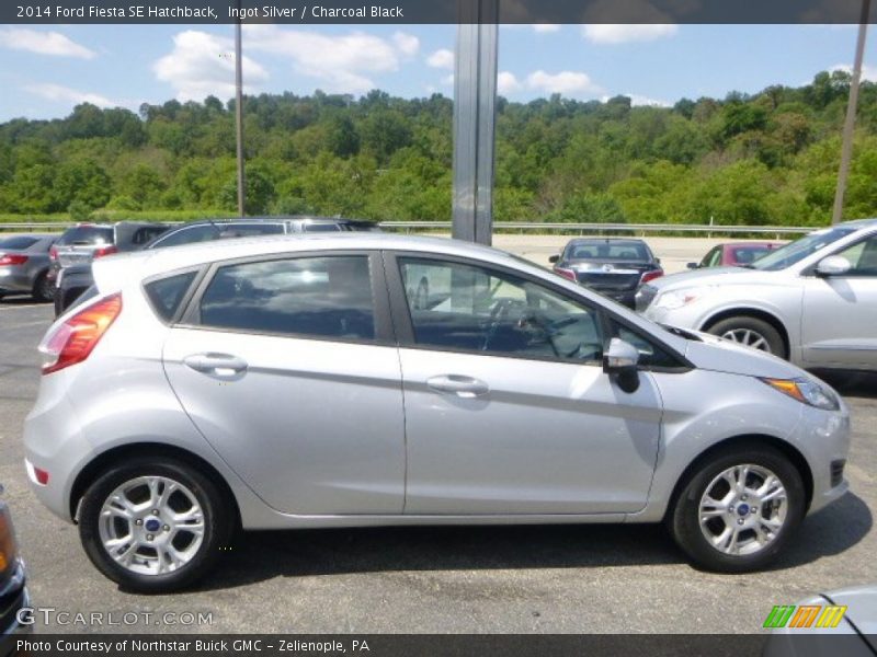 Ingot Silver / Charcoal Black 2014 Ford Fiesta SE Hatchback