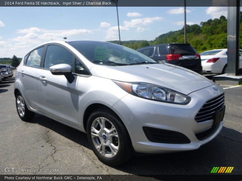Ingot Silver / Charcoal Black 2014 Ford Fiesta SE Hatchback