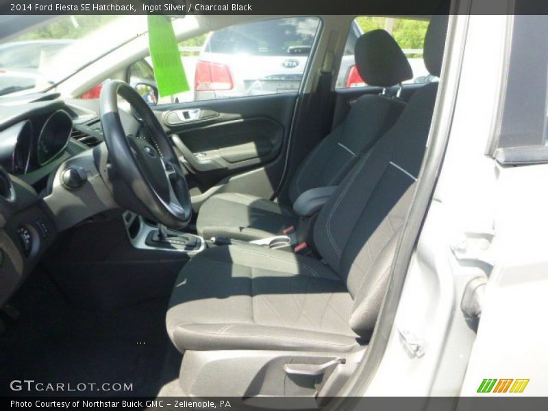 Ingot Silver / Charcoal Black 2014 Ford Fiesta SE Hatchback