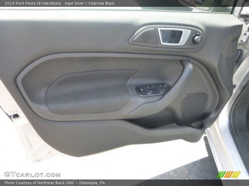 Ingot Silver / Charcoal Black 2014 Ford Fiesta SE Hatchback