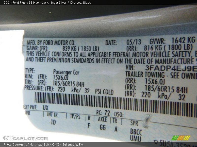 Ingot Silver / Charcoal Black 2014 Ford Fiesta SE Hatchback