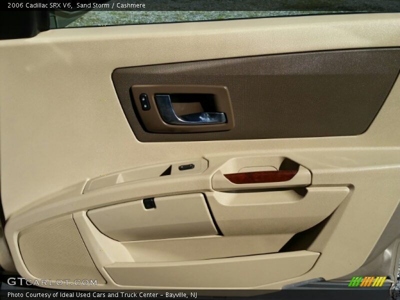 Sand Storm / Cashmere 2006 Cadillac SRX V6