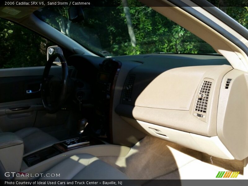 Sand Storm / Cashmere 2006 Cadillac SRX V6