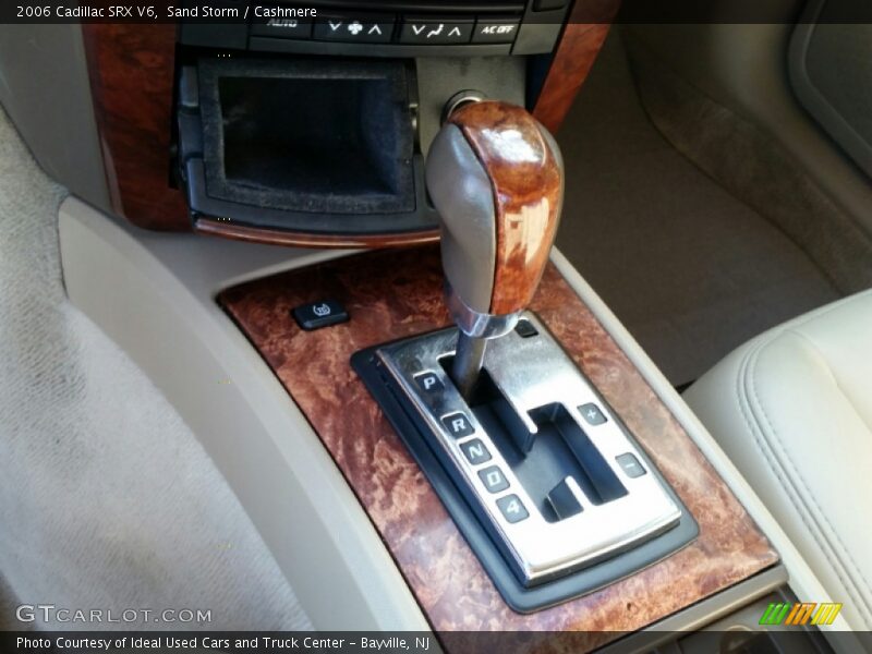 Sand Storm / Cashmere 2006 Cadillac SRX V6