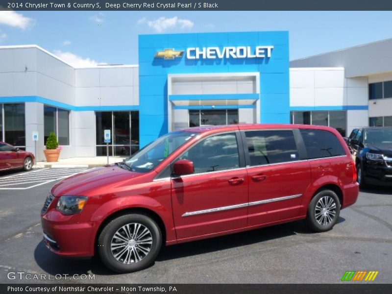 Deep Cherry Red Crystal Pearl / S Black 2014 Chrysler Town & Country S