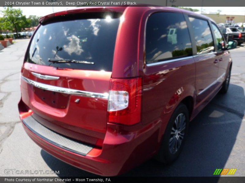 Deep Cherry Red Crystal Pearl / S Black 2014 Chrysler Town & Country S