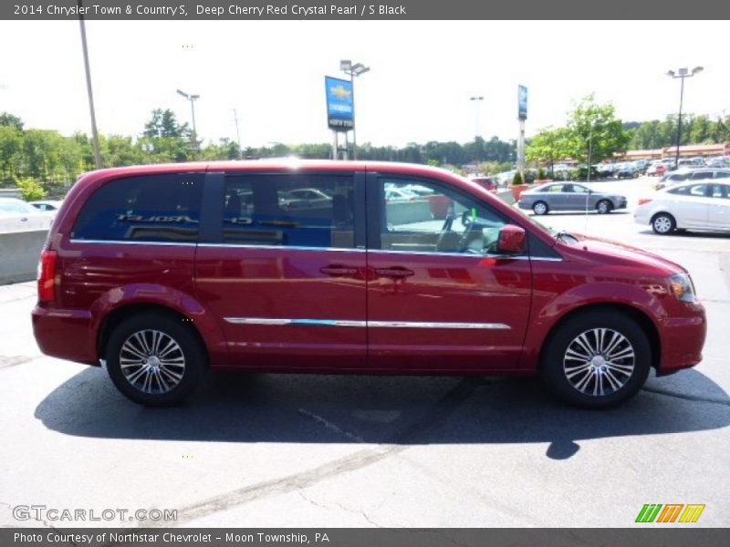Deep Cherry Red Crystal Pearl / S Black 2014 Chrysler Town & Country S