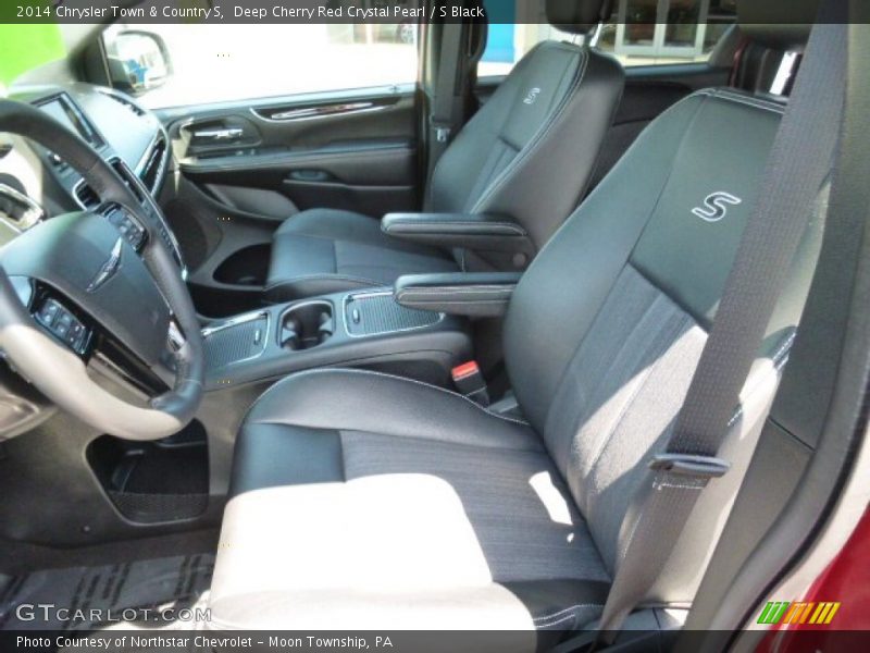 Deep Cherry Red Crystal Pearl / S Black 2014 Chrysler Town & Country S