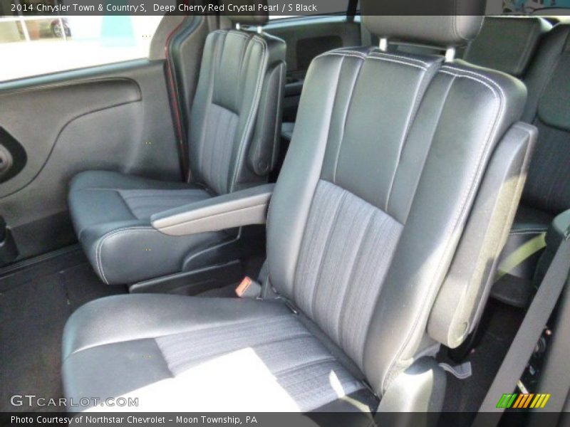 Deep Cherry Red Crystal Pearl / S Black 2014 Chrysler Town & Country S