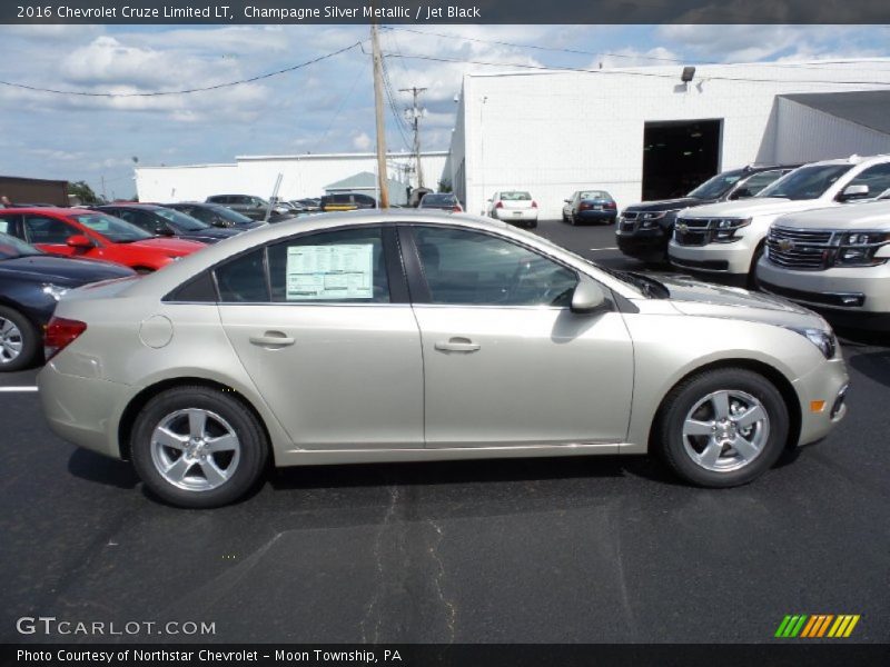 Champagne Silver Metallic / Jet Black 2016 Chevrolet Cruze Limited LT