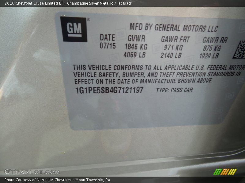 Champagne Silver Metallic / Jet Black 2016 Chevrolet Cruze Limited LT
