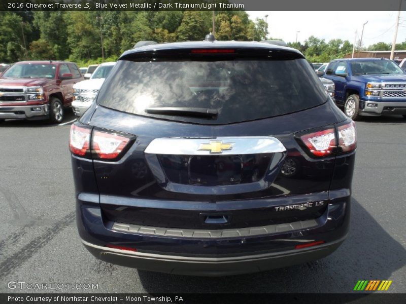 Blue Velvet Metallic / Dark Titanium/Light Titanium 2016 Chevrolet Traverse LS