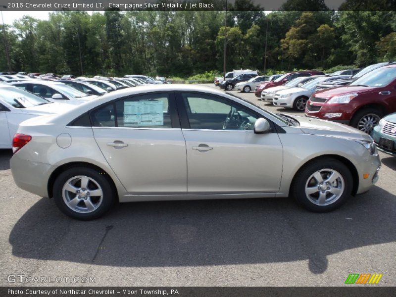 Champagne Silver Metallic / Jet Black 2016 Chevrolet Cruze Limited LT