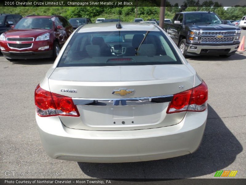 Champagne Silver Metallic / Jet Black 2016 Chevrolet Cruze Limited LT