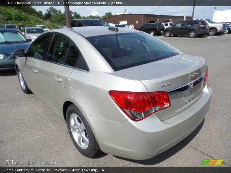 Champagne Silver Metallic / Jet Black 2016 Chevrolet Cruze Limited LT