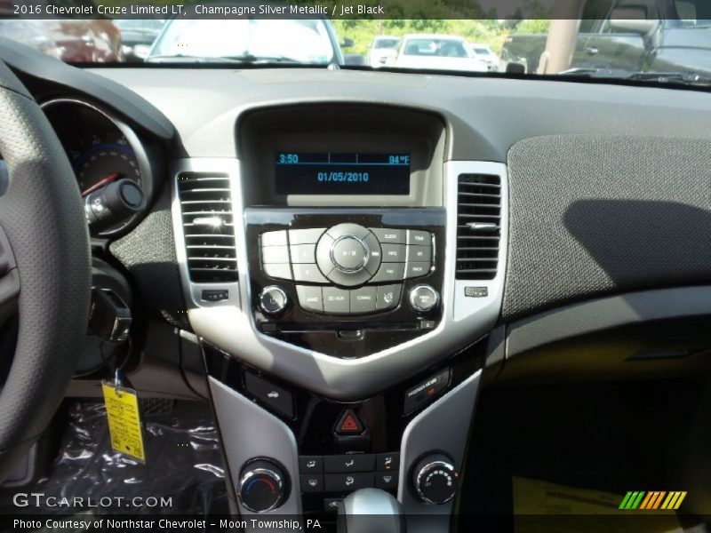 Champagne Silver Metallic / Jet Black 2016 Chevrolet Cruze Limited LT