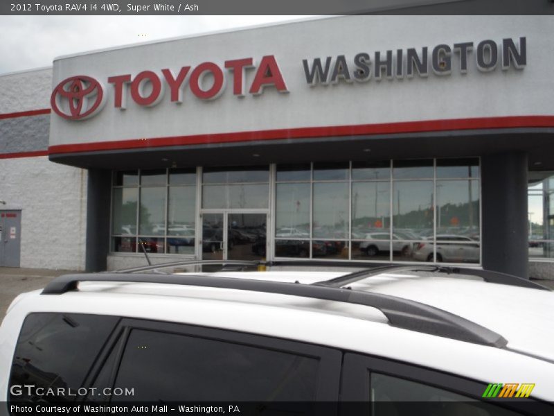 Super White / Ash 2012 Toyota RAV4 I4 4WD