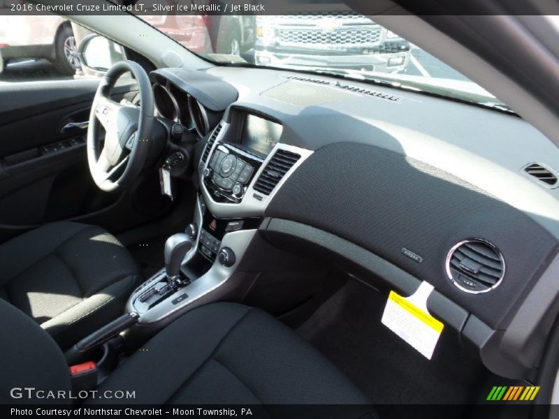 Silver Ice Metallic / Jet Black 2016 Chevrolet Cruze Limited LT
